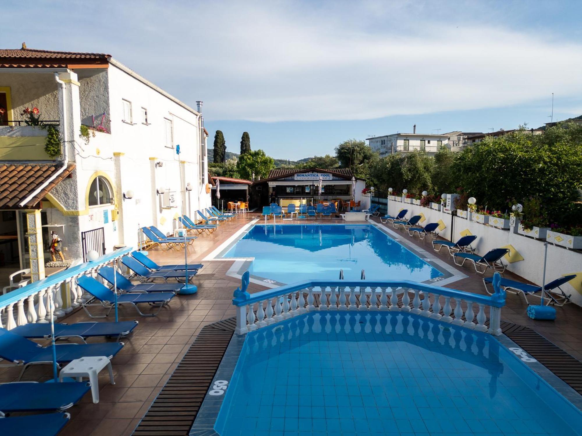 Aparthotel Leftis Romantica 2*